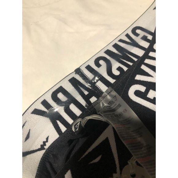 BRAND NEW gymshark cropped leggings - Picture 3 of 3